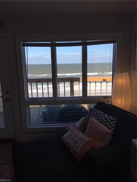 Living room - 1874 E Ocean View Ave