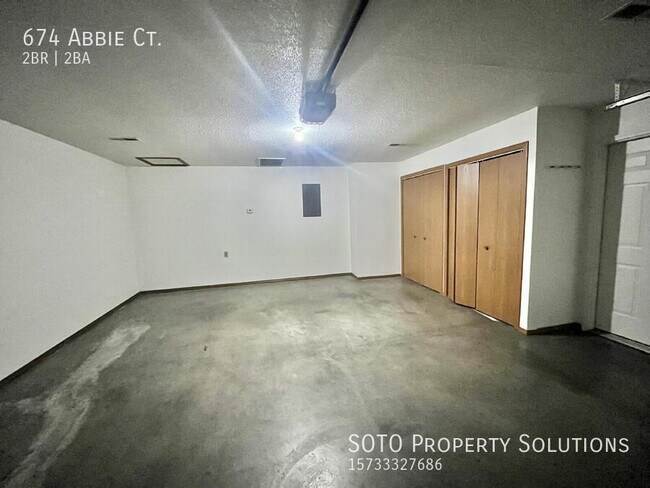 Building Photo - 674 Abbie Ct