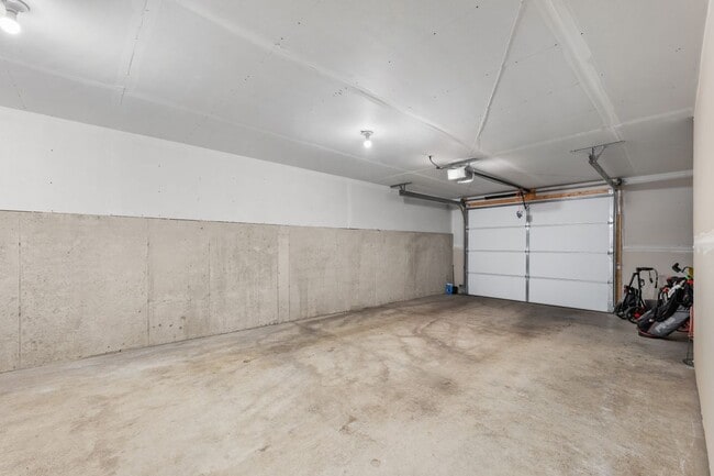 Building Photo - 2467 Wildcat Dr