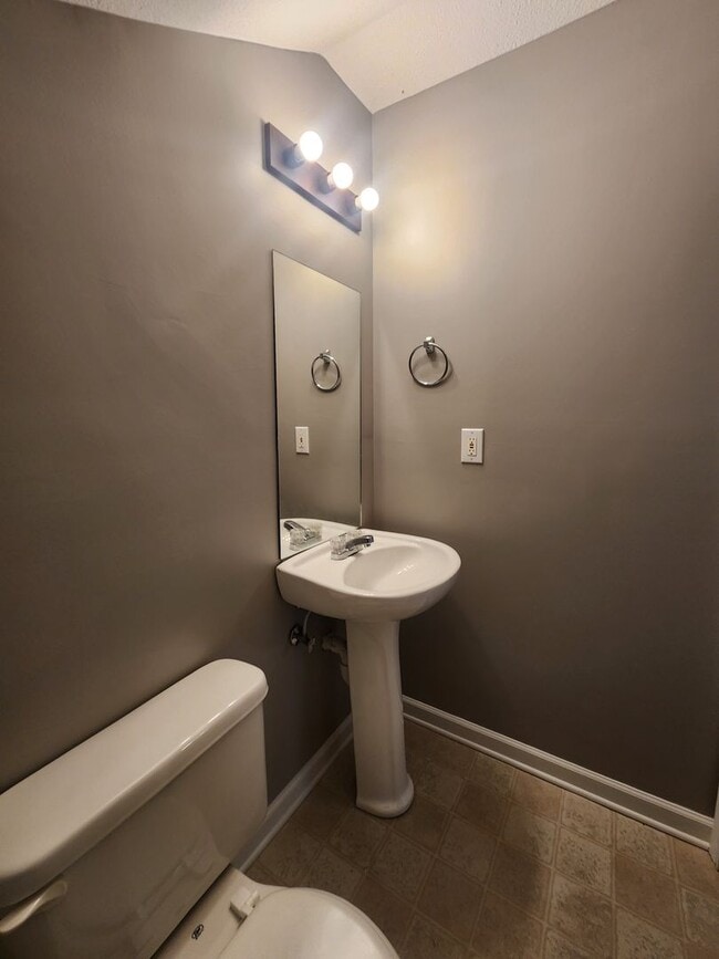 Building Photo - $250 OFF Move In Special! - 3 Bedroom 2.5 Bath + Bonus Room