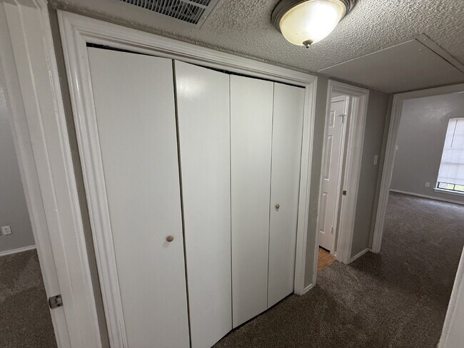 Building Photo - 9601 Forest Ln