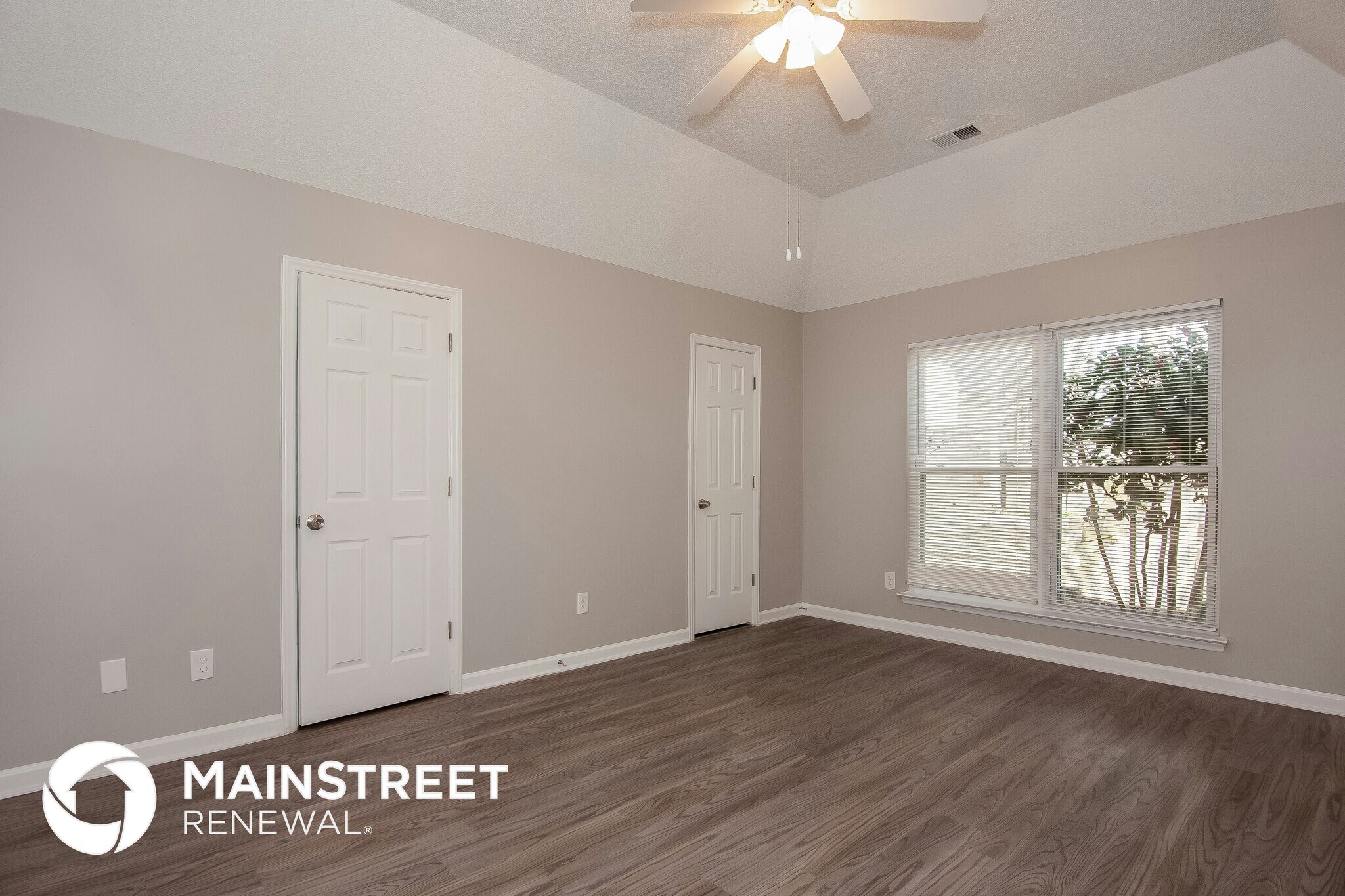 Building Photo - 10300 Northwoods Forest Dr