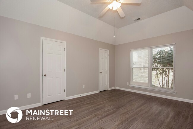 Building Photo - 10300 Northwoods Forest Dr