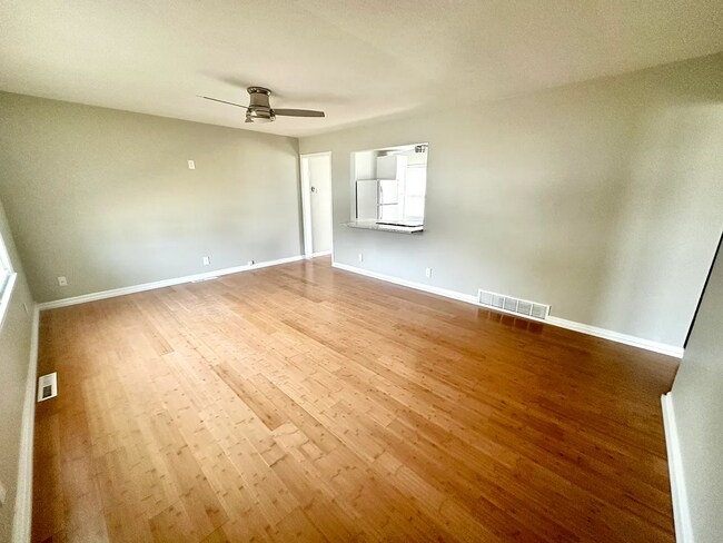 Building Photo - 7330 S 71st St – 2 Bed/1 Bath Ranch in La Vista | Fenced Yard, Attached Garage, Quiet Neighborhood