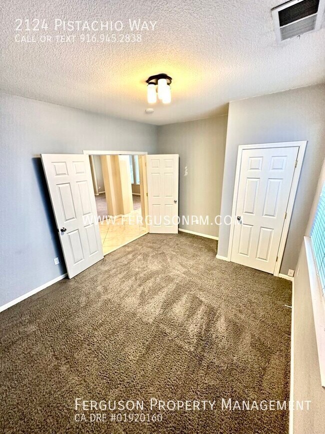 Building Photo - 2124 Pistachio Way