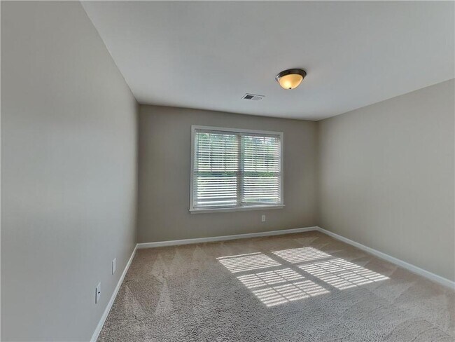Building Photo - 511 Slyfox Ln