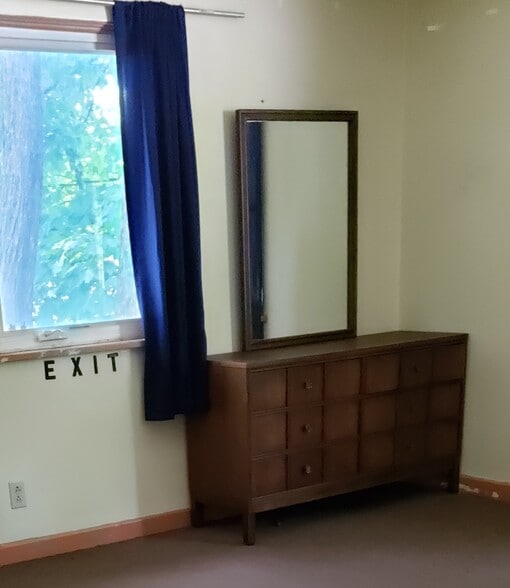 Building Photo - 72 E College Ave