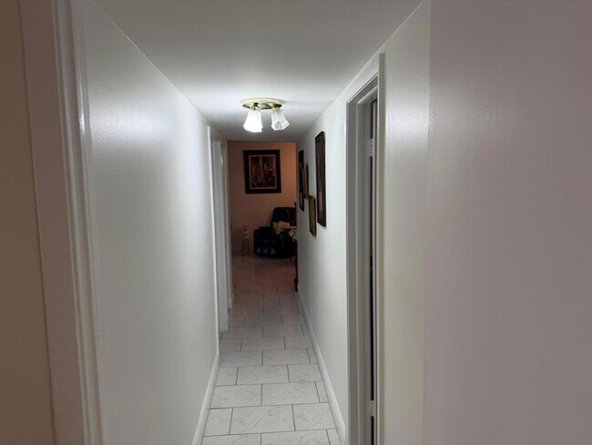 Building Photo - 502 Davis Rd