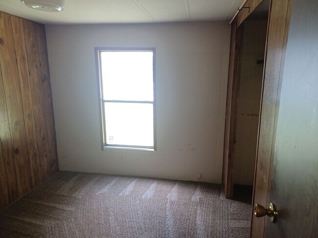 Building Photo - Charming 2 bed, 1 bath