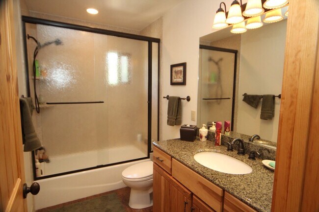 Building Photo - 1025 Tomahawk Trail