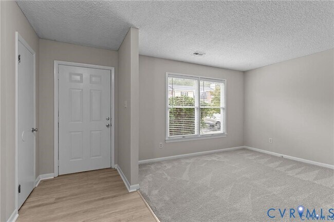 Building Photo - 2613 Chancer Dr