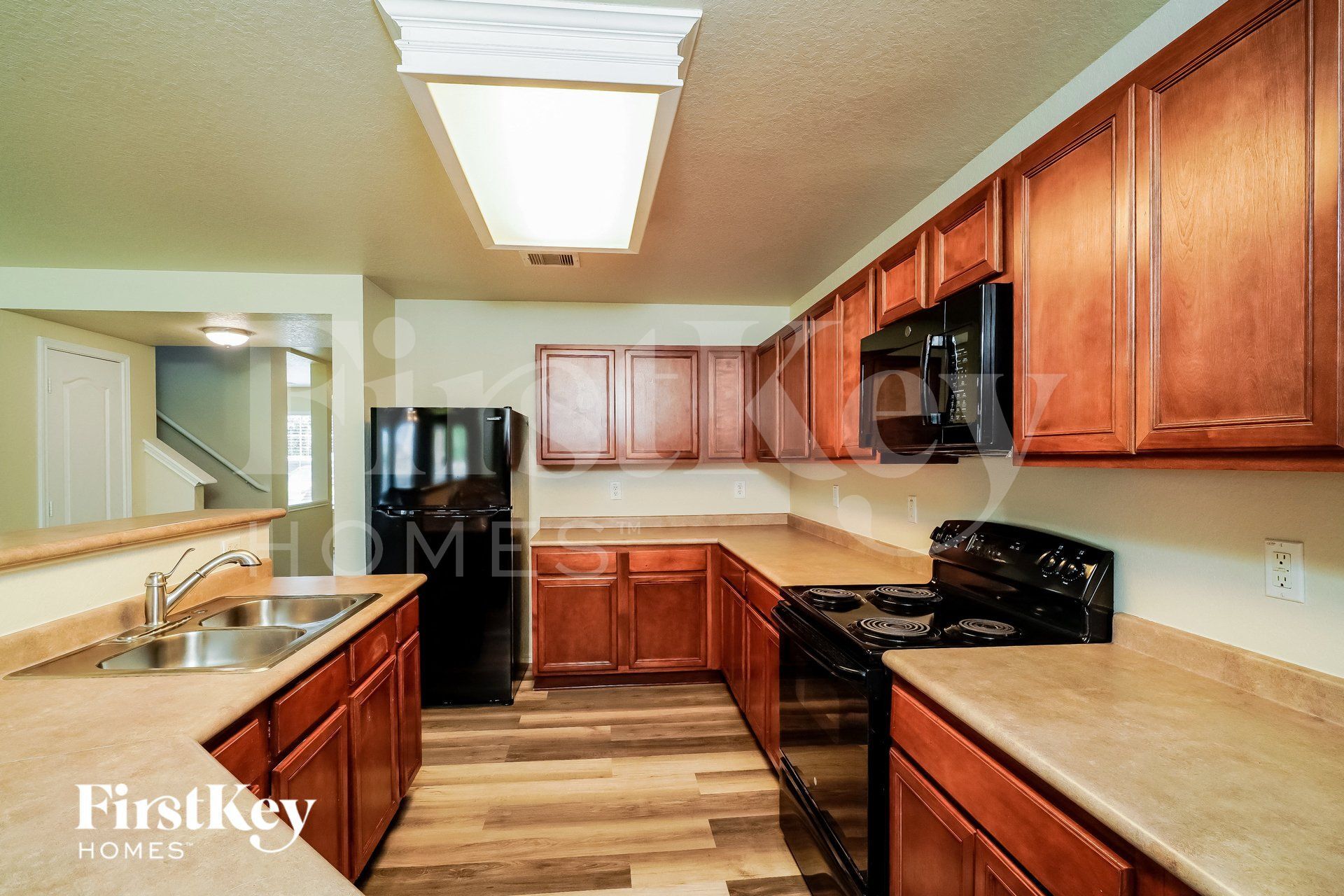 Building Photo - 4911 Viking Coral