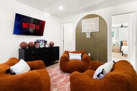 Building Photo - 4744 Saguaro Pl