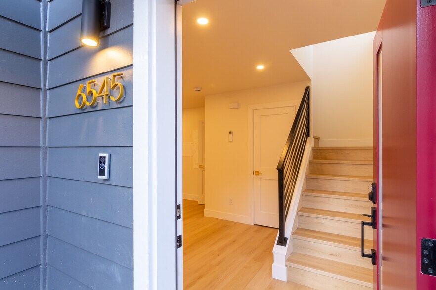 Building Photo - 6547 26th Ave NW