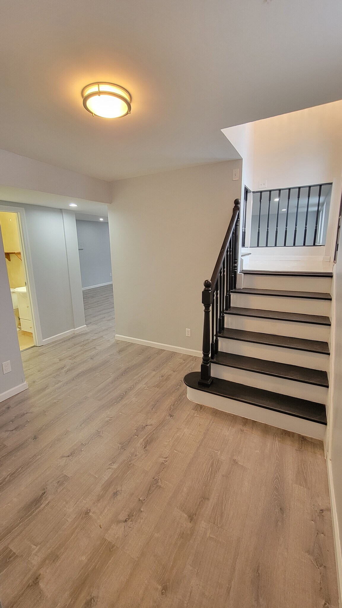 Building Photo - 15 Windsor Rd