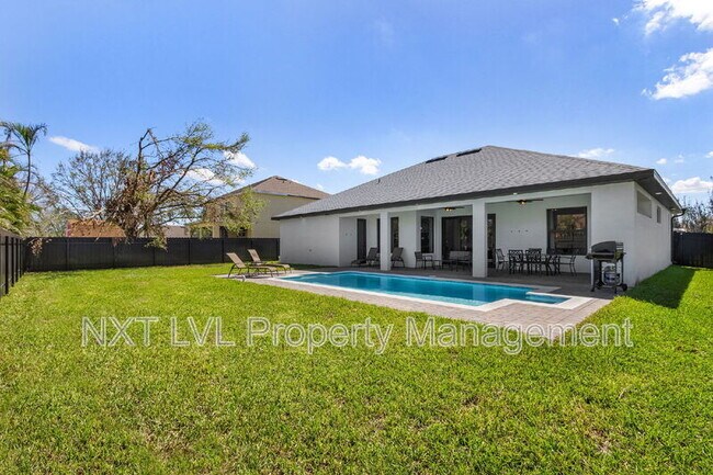 Building Photo - 1925 SW 3rd Terrace