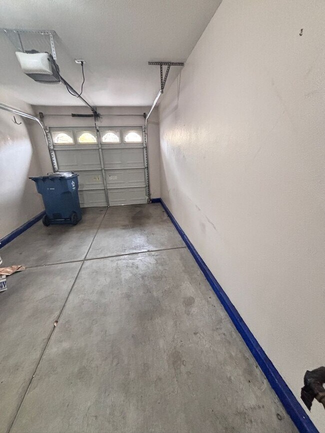 Building Photo - Two Bedroom Condo in Guard Gated Painted Desert