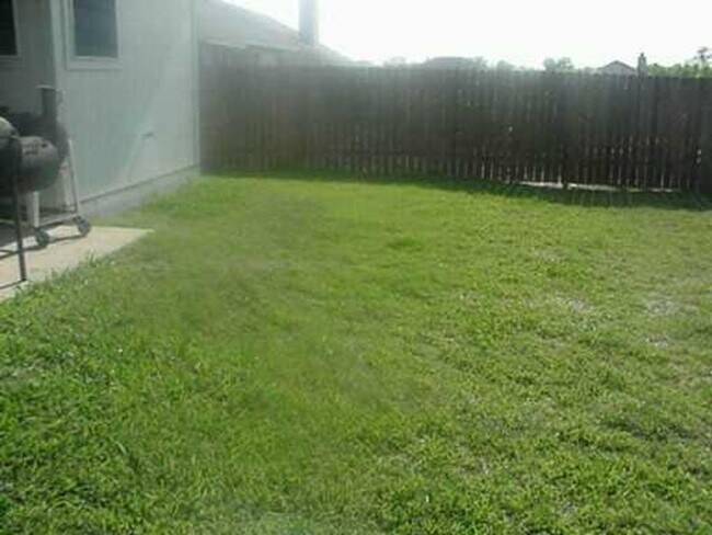 Building Photo - 112 Harvest Ln