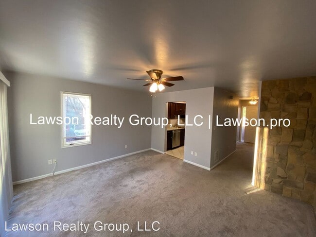 Building Photo - 2 br, 3 bath House - 2429 Avenham Ave SW #7