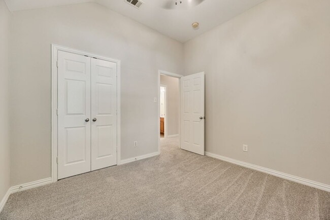 Building Photo - Spacious 4-Bedroom Gem with 2 Full Baths in McKinney - Your New 2025 Sq Ft Sanctuary!