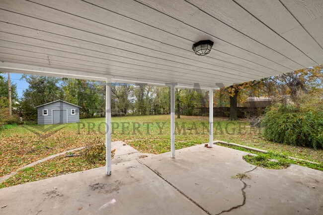 Building Photo - 512 Cindy St