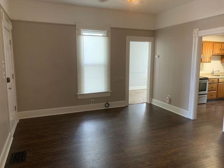 Building Photo - 206 Lafayette Rd