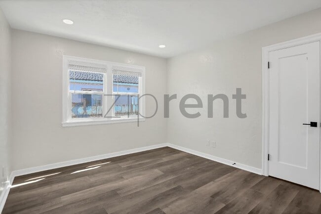 Building Photo - 265 Cherry Dr