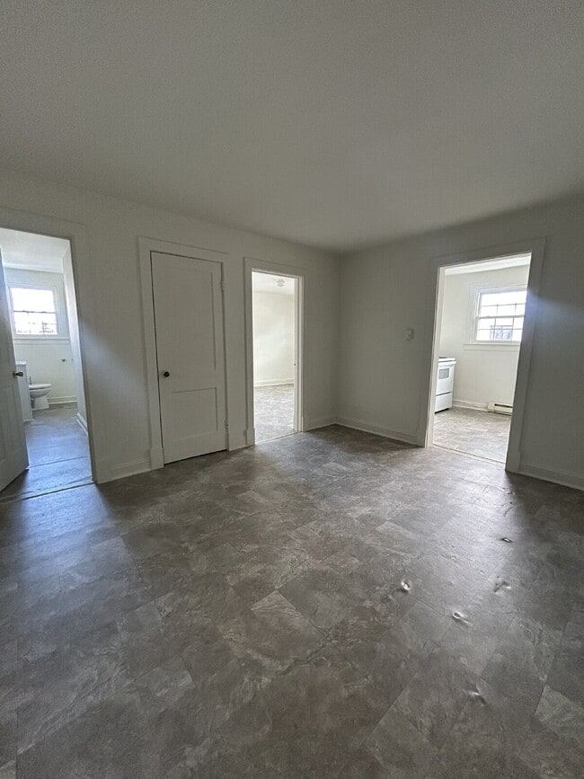 Building Photo - 1-Bedroom 1 Bathroom in Downtown Front Royal - Cozy 650 Sq. Ft. Gem on East Main Street!