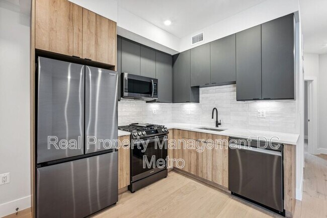 Building Photo - 1112 6th St NW