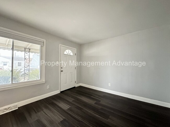 Building Photo - No Deposit Required! Beautifully Updated 3...