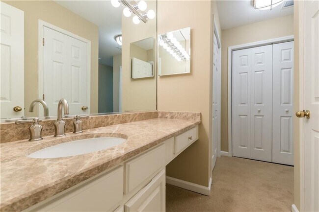 Building Photo - 28106 Plantation Dr NE