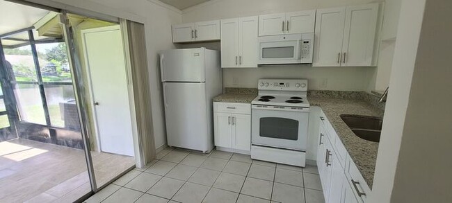 Building Photo - Condo in Chelsea Square, Kissimmee
