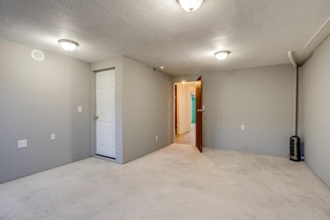 Building Photo - 2137 S Vallejo St