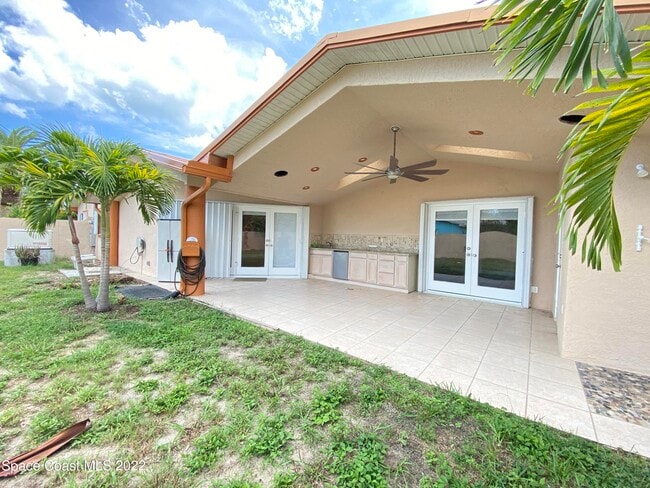 Building Photo - 288 Coral Way W