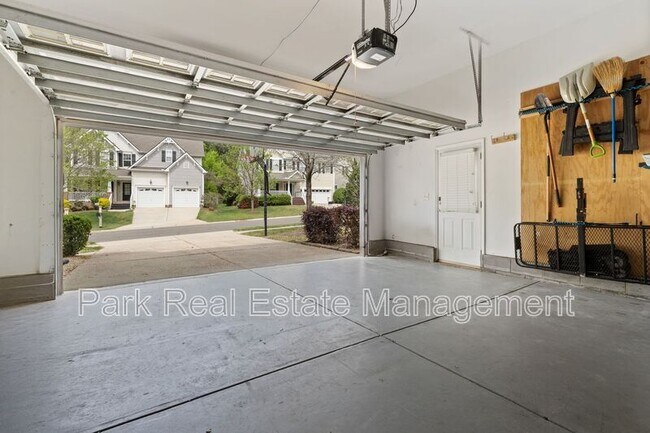 Building Photo - 3809 Stoneybrook Dr