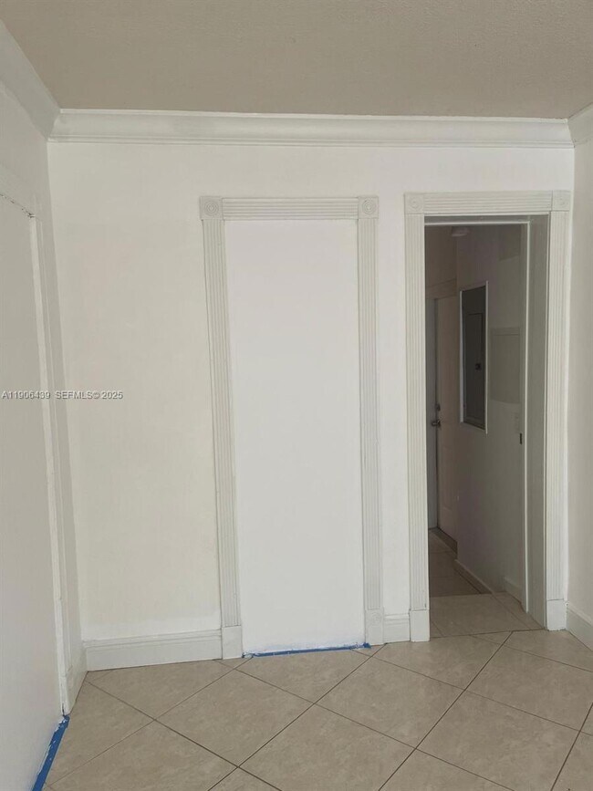 Building Photo - 8635 SW 102nd Ave