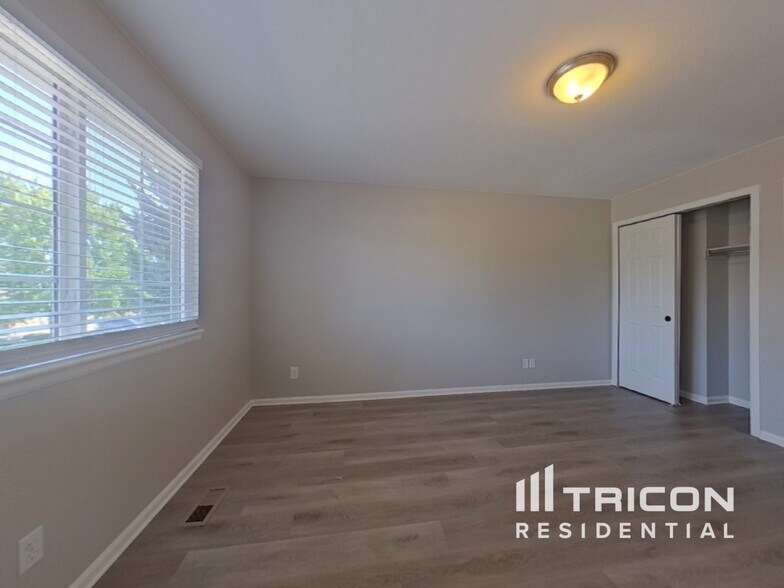 Building Photo - 5123 S Ouray Ct