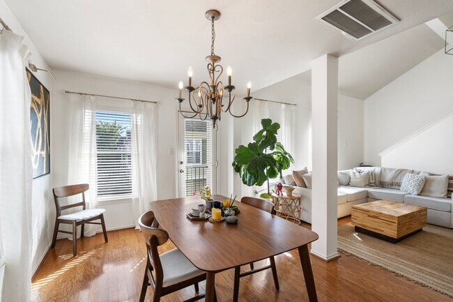 Building Photo - 1425 W 26th St