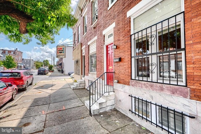 Building Photo - 2715 E Monument St