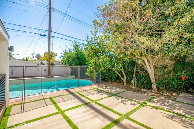 Building Photo - 528 Spencer St