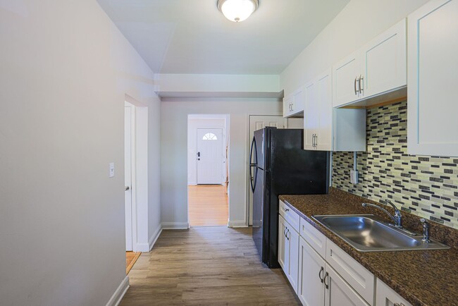 Building Photo - 5662 Kavon Ave