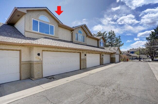 Building Photo - 652 Ridgeview Dr