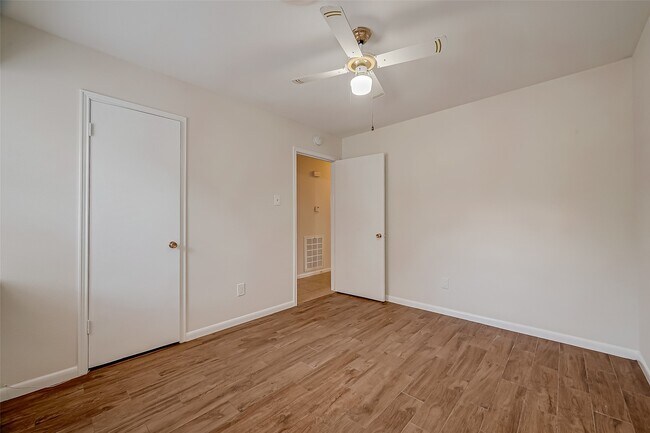 Building Photo - 5711 Braesvalley Dr