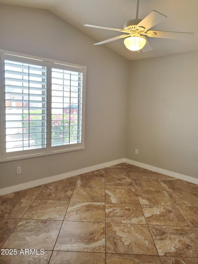 Building Photo - 2880 S Tumbleweed Ln