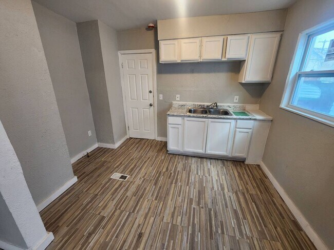 Building Photo - 11705 Ablewhite Ave