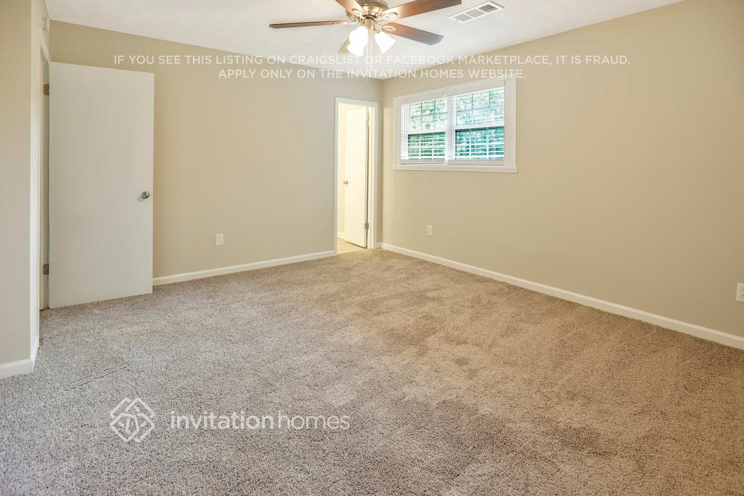 Building Photo - 888 Tall Deer Dr