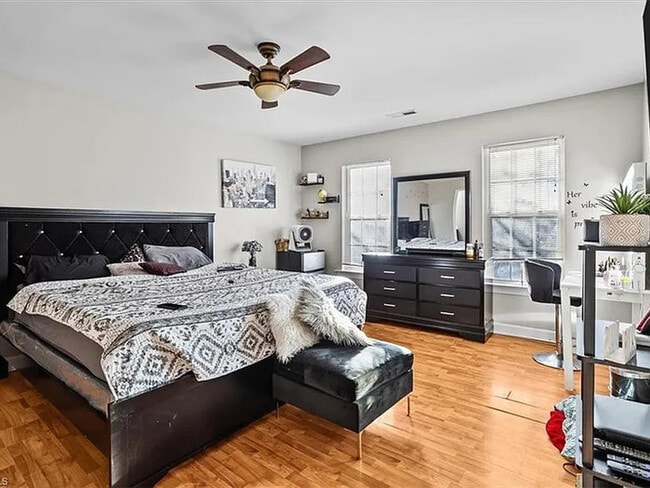 Building Photo - Lease OR Lease to Own