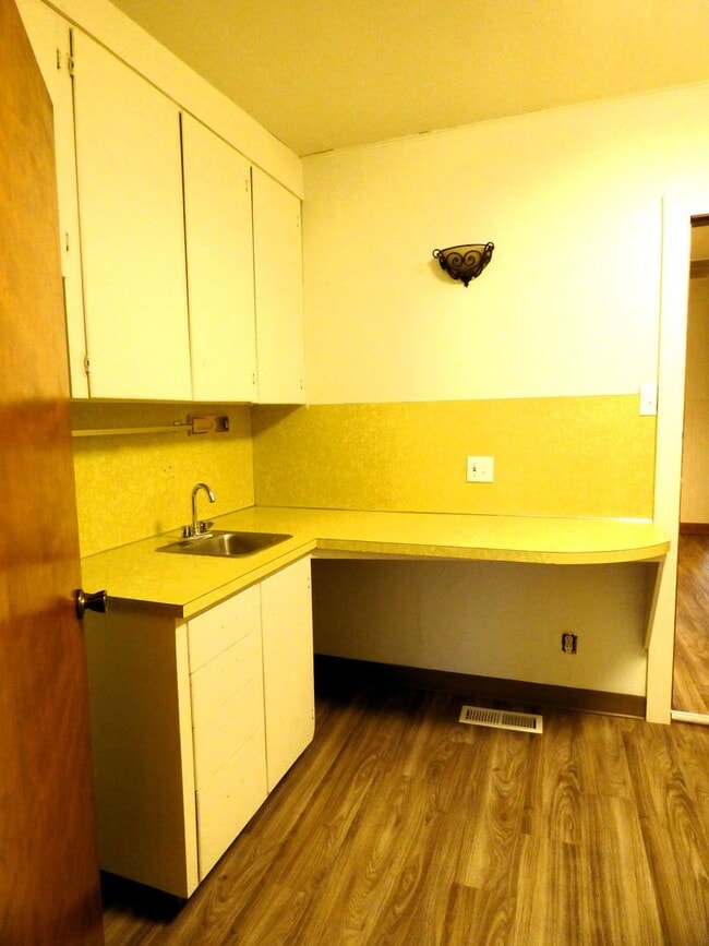 Building Photo - 3 bed 2 bath home in South Salem