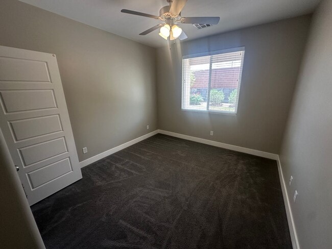 Building Photo - Custom 3 bed plus Office Single Story. Cri...