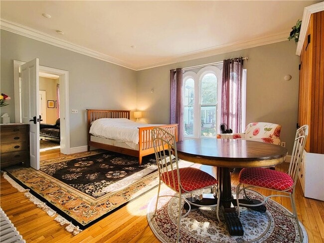 Building Photo - 92 Pelham St